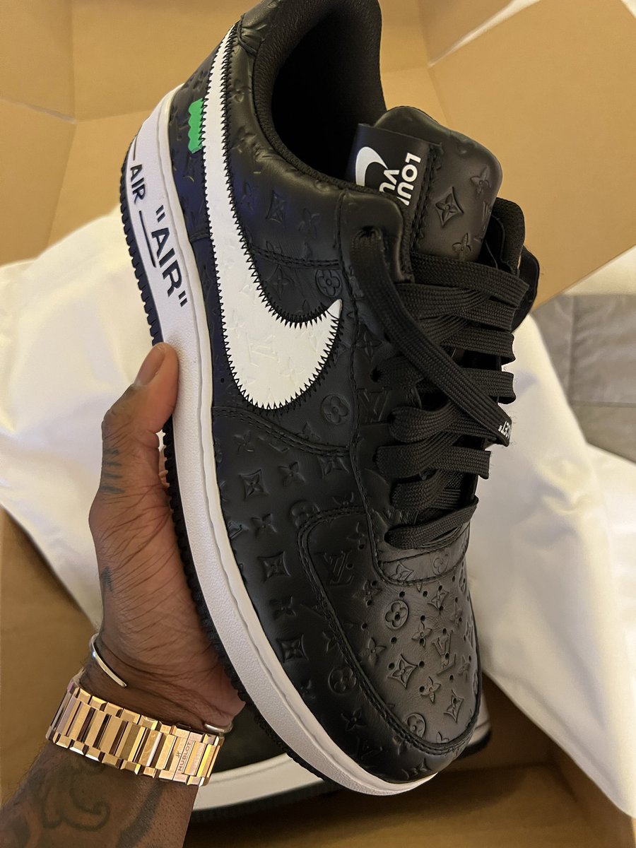 NIKE AIR FORCE 1 x LOUIS VUITTON BLACK