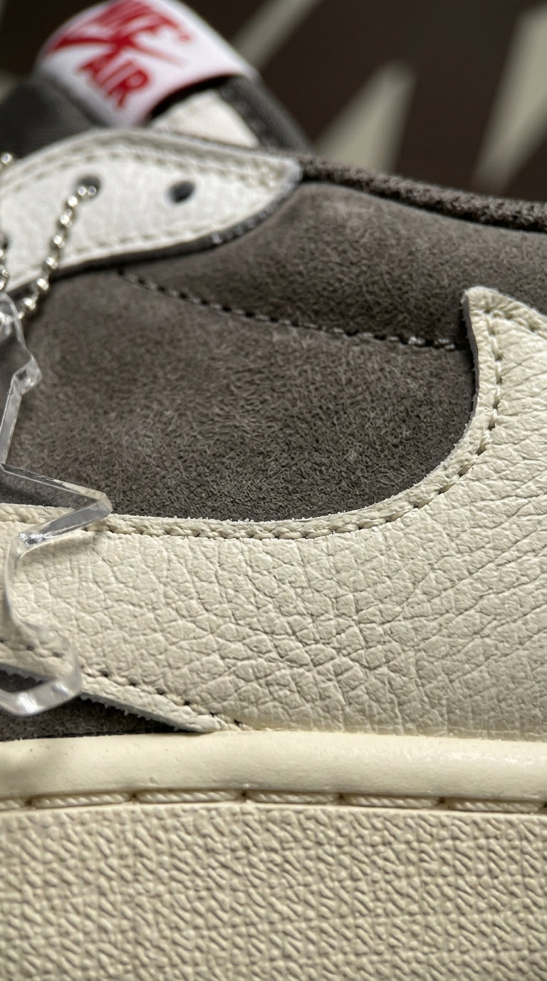 JORDAN 1 LOW x TRAVIS SCOTT REVERSE MOCHA