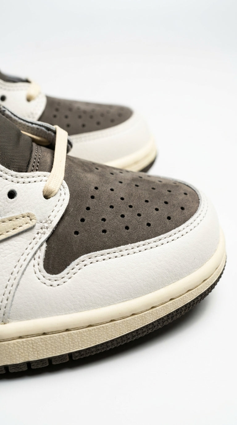 JORDAN 1 LOW x TRAVIS SCOTT REVERSE MOCHA