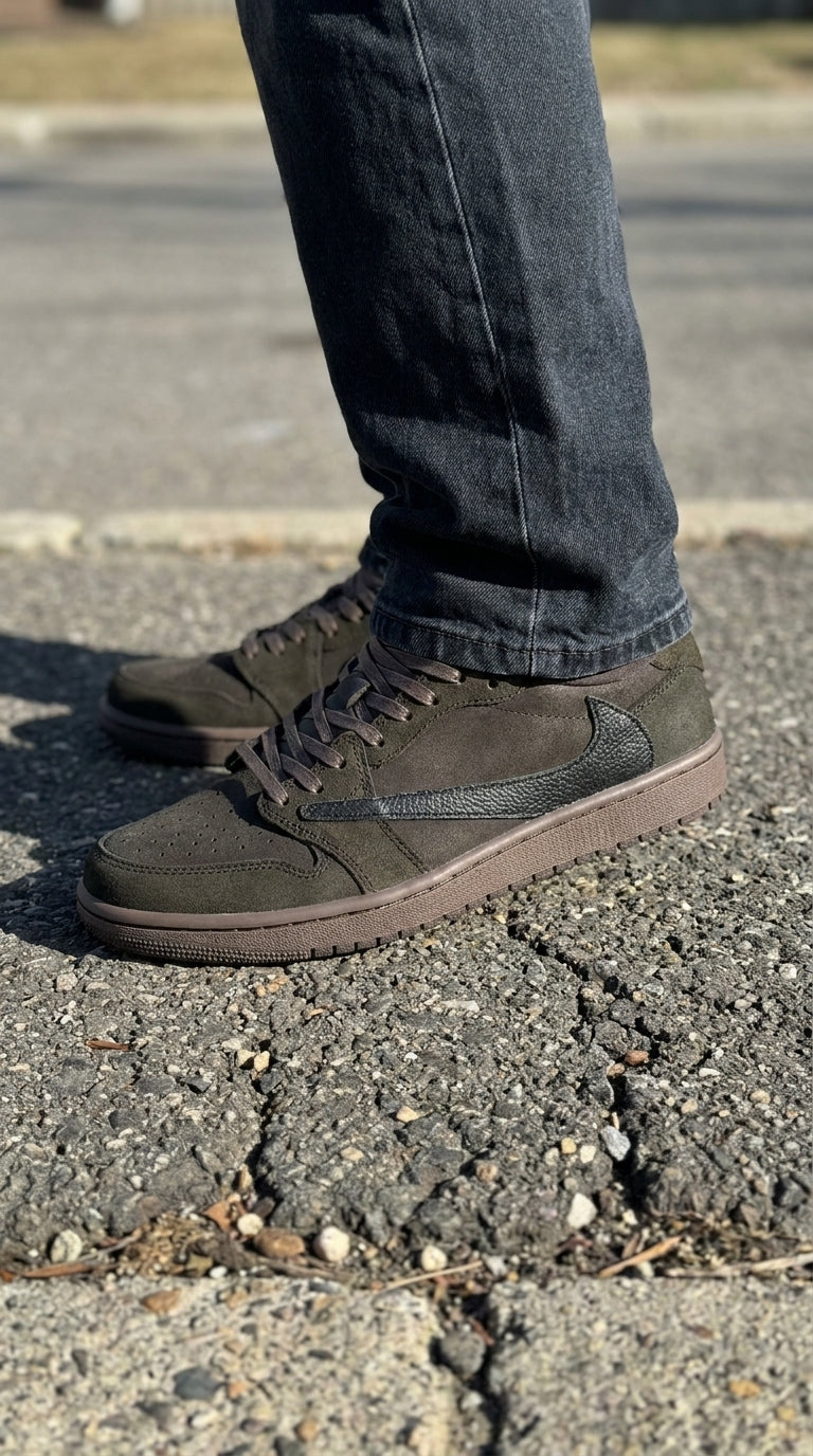 JORDAN 1 RETRO LOW OG SP x TRAVIS SCOTT VELVET BROWN