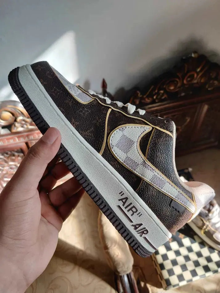 NIKE AIR FORCE 1 x LOUIS VUITTON BROWN