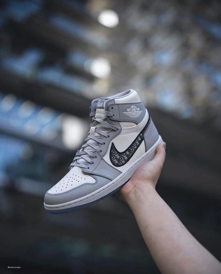 JORDAN 1 RETRO HIGH x DIOR