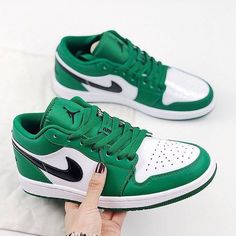 JORDAN 1 LOW x PINE GREEN