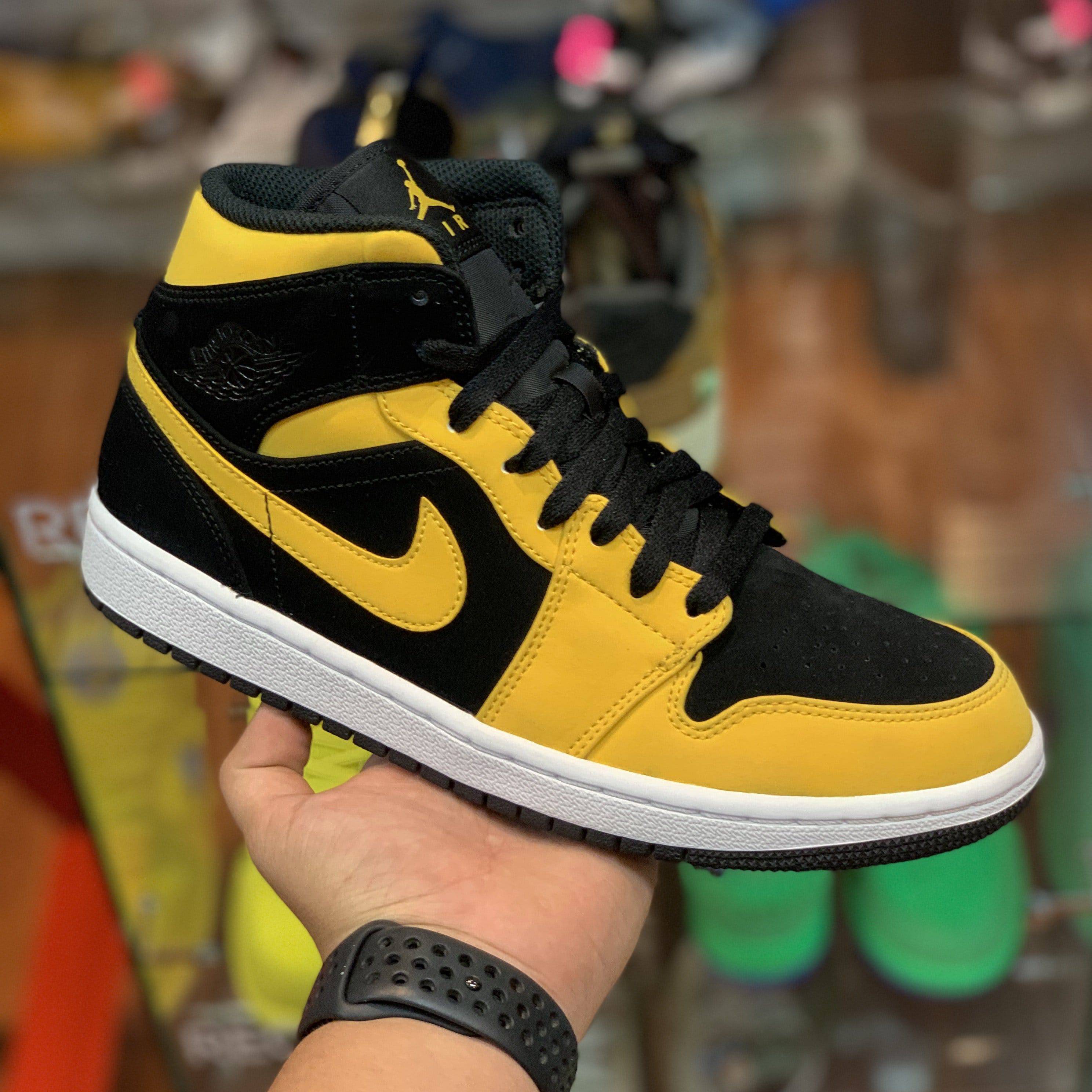 JORDAN 1 MID x REVERSE NEW LOVE