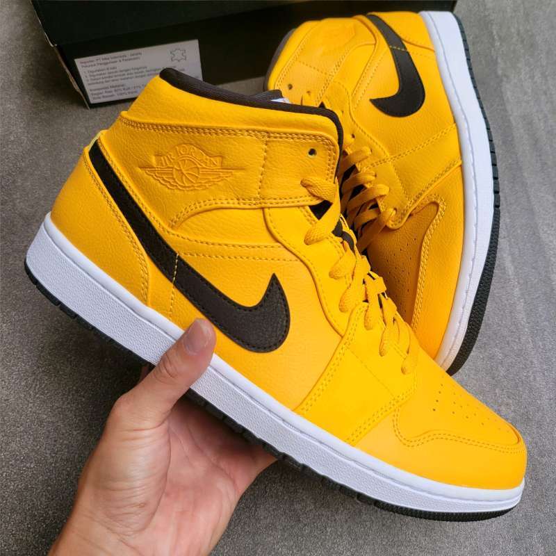 JORDAN 1 MID x UNIVERSITY GOLD BLACK