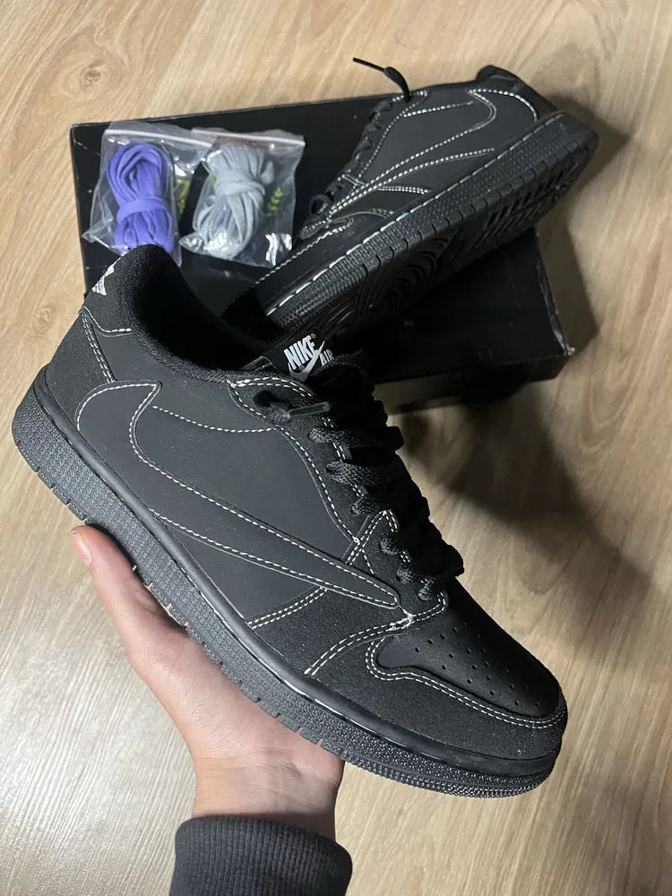 JORDAN 1 LOW x TRAVIS SCOTT PHANTOM