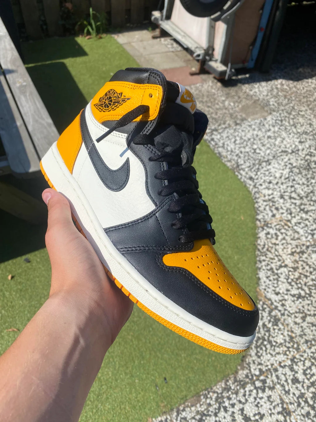 JORDAN 1 RETRO HIGH x TAXI
