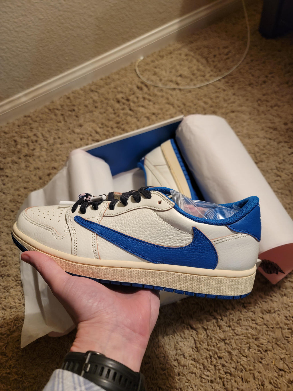 JORDAN 1 LOW x TRAVIS SCOTT FRAGMENT