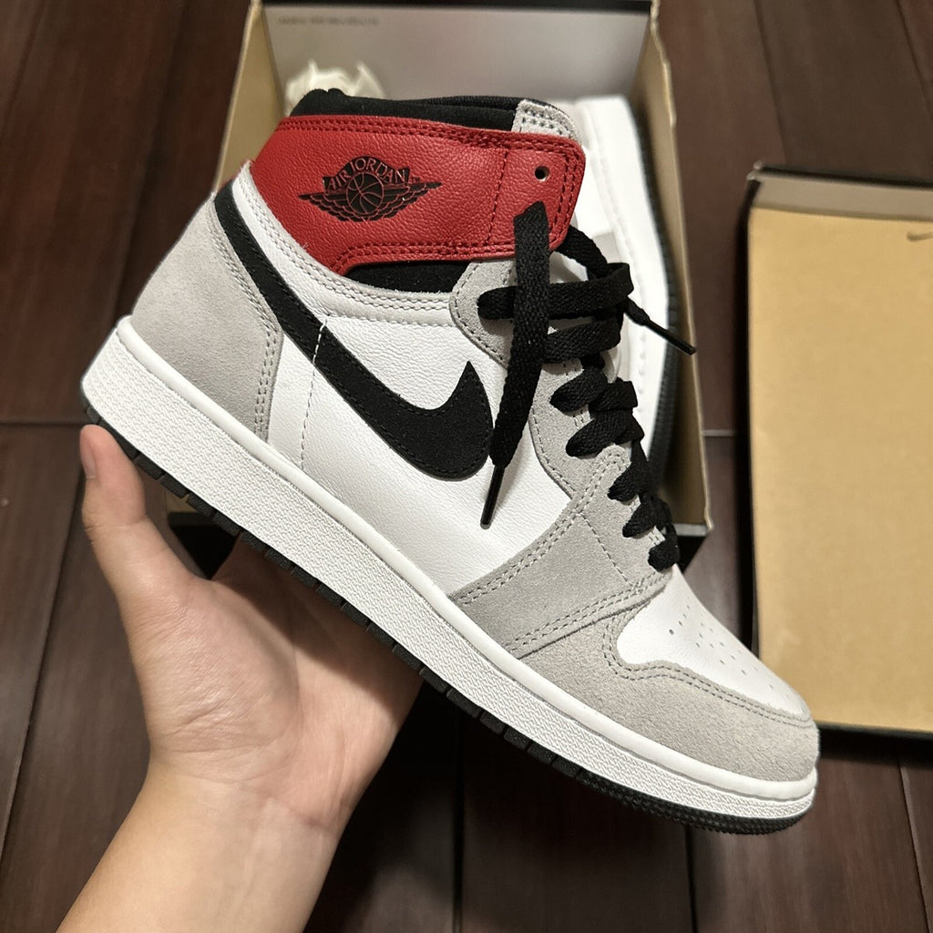 JORDAN 1 RETRO HIGH x LIGHT SMOKE GREY