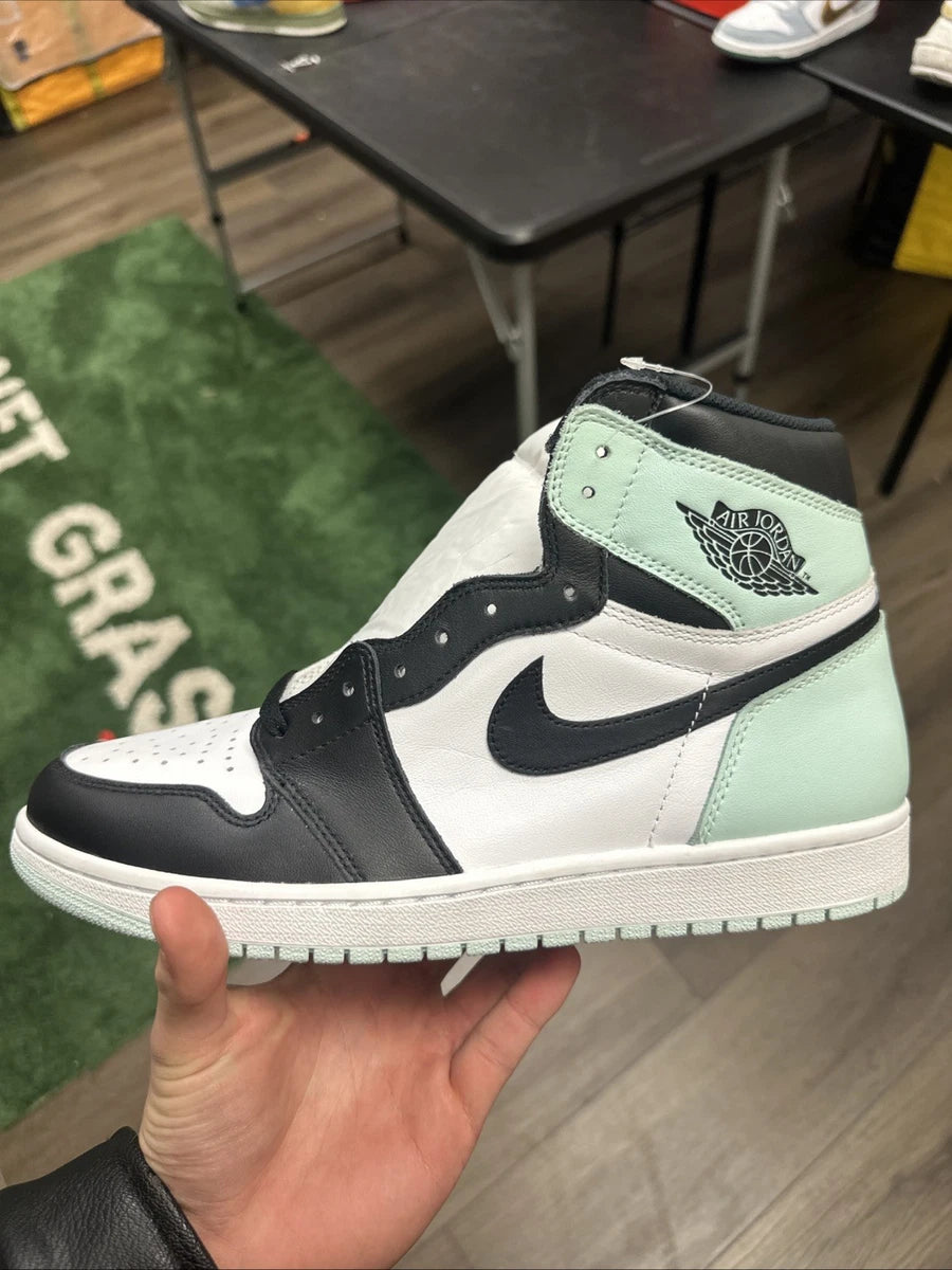 JORDAN 1 RETRO HIGH x NRG IGLOO