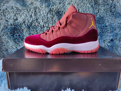JORDAN 11 “Heiress”3