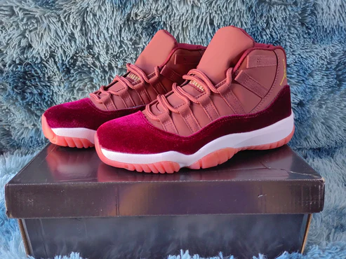 JORDAN 11 “Heiress”3
