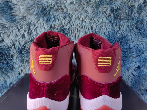 JORDAN 11 “Heiress”3