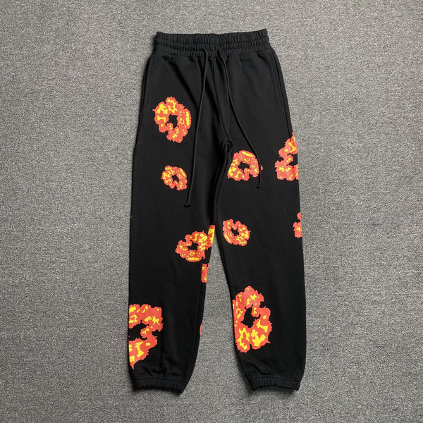 DENIM TEARS x OFFSET WREATH SWEATPANTS BLACK