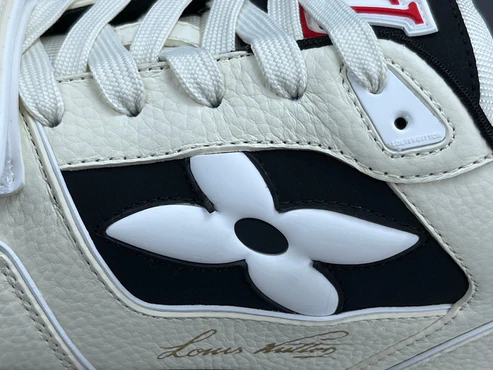 LOUIS VUITTON LV TRAINER SNEAKER