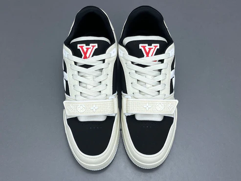 LOUIS VUITTON LV TRAINER SNEAKER