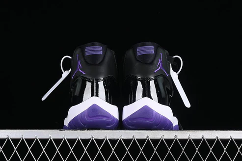 AIR JORDAN 11 RETRO WHITE/BLACK/PURPLE