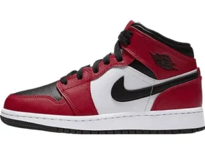 JORDAN 1 MID x CHICAGO BLACK TOE