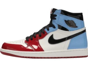 JORDAN 1 RETRO HIGH x FEARLESS UNC CHICAGO
