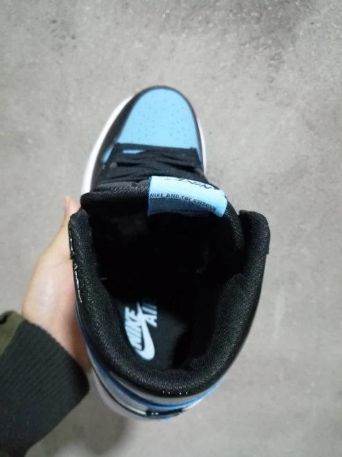 JORDAN 1 RETRO HIGH x UNC PATENT