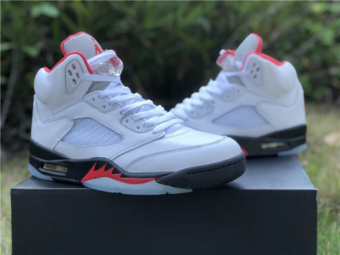 JORDAN 5 RETRO x FIRE RED SILVER TONGUE