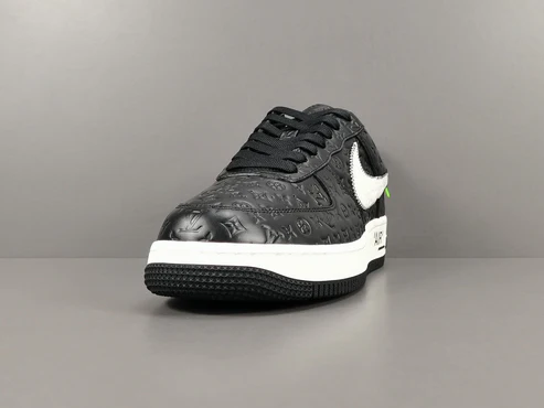 NIKE AIR FORCE 1 x LOUIS VUITTON BLACK