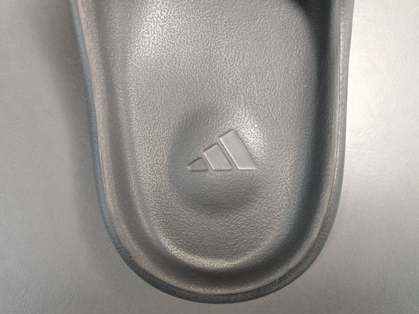 ADIDAS YEEZY SLIDE x ONYX 1