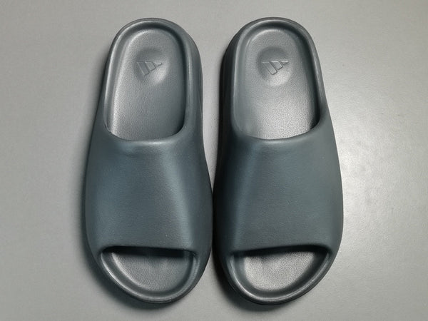 ADIDAS YEEZY SLIDE x ONYX 1