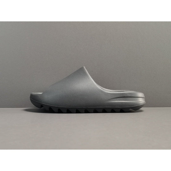 ADIDAS YEEZY SLIDE x ONYX 1